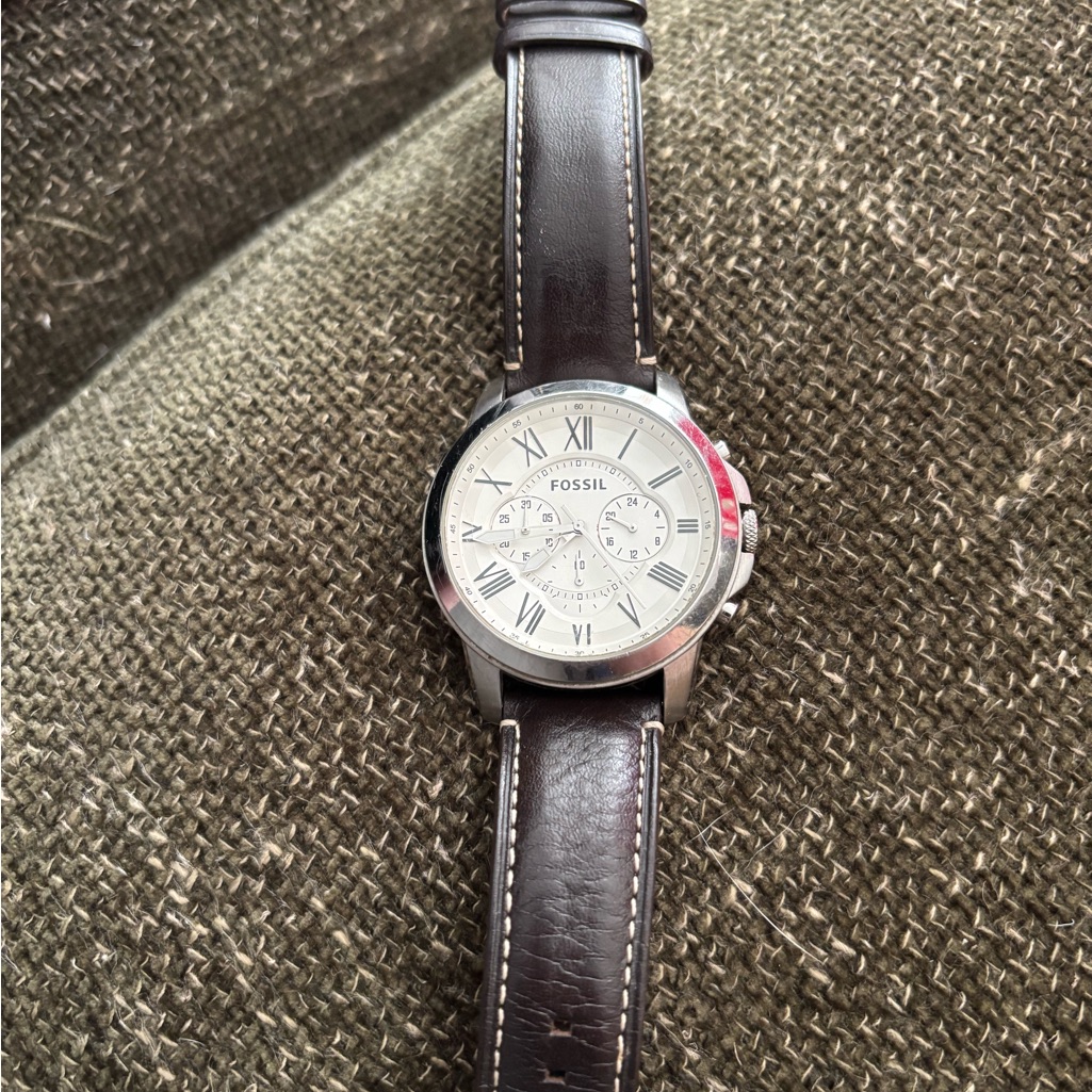 Fossil Dark Brown Leather Watch With Silver Case Fossil Dark Brown Leather Watch With Silver Case